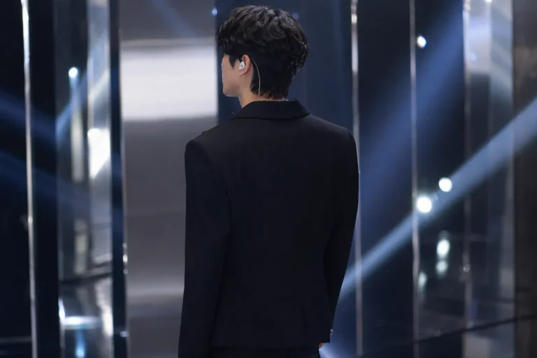 Park Jihoon Bodyelse RE:FLECT comeback stage concept