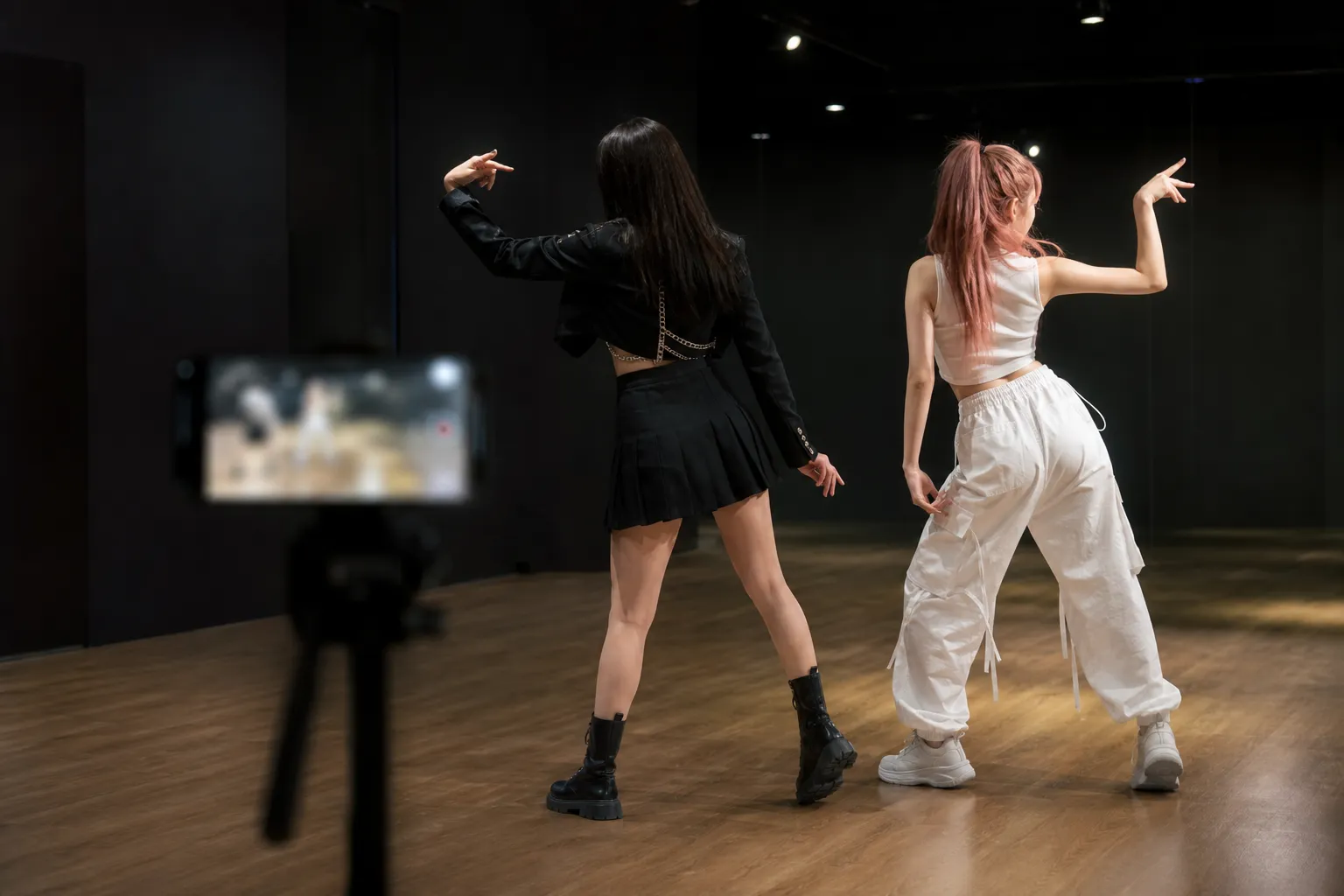 Mingyu and Somi TikTok Challenge for I.O.I Suddenly stage concept