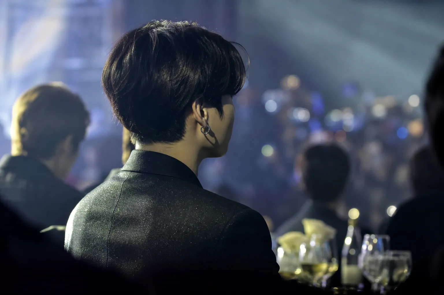Jungkook AMAs Reaction Draws Speculation After BTS’s 2026 Awards Appearance stage concept