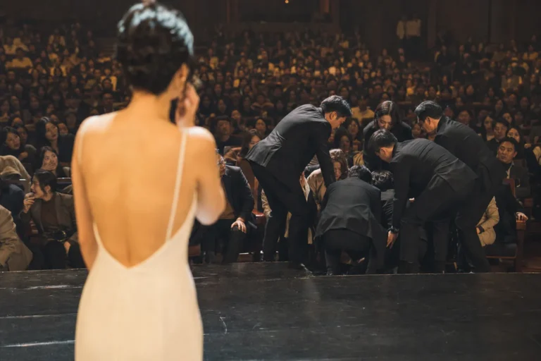 Jun Ji-hyun Audience Fall Gunche stage greeting concept
