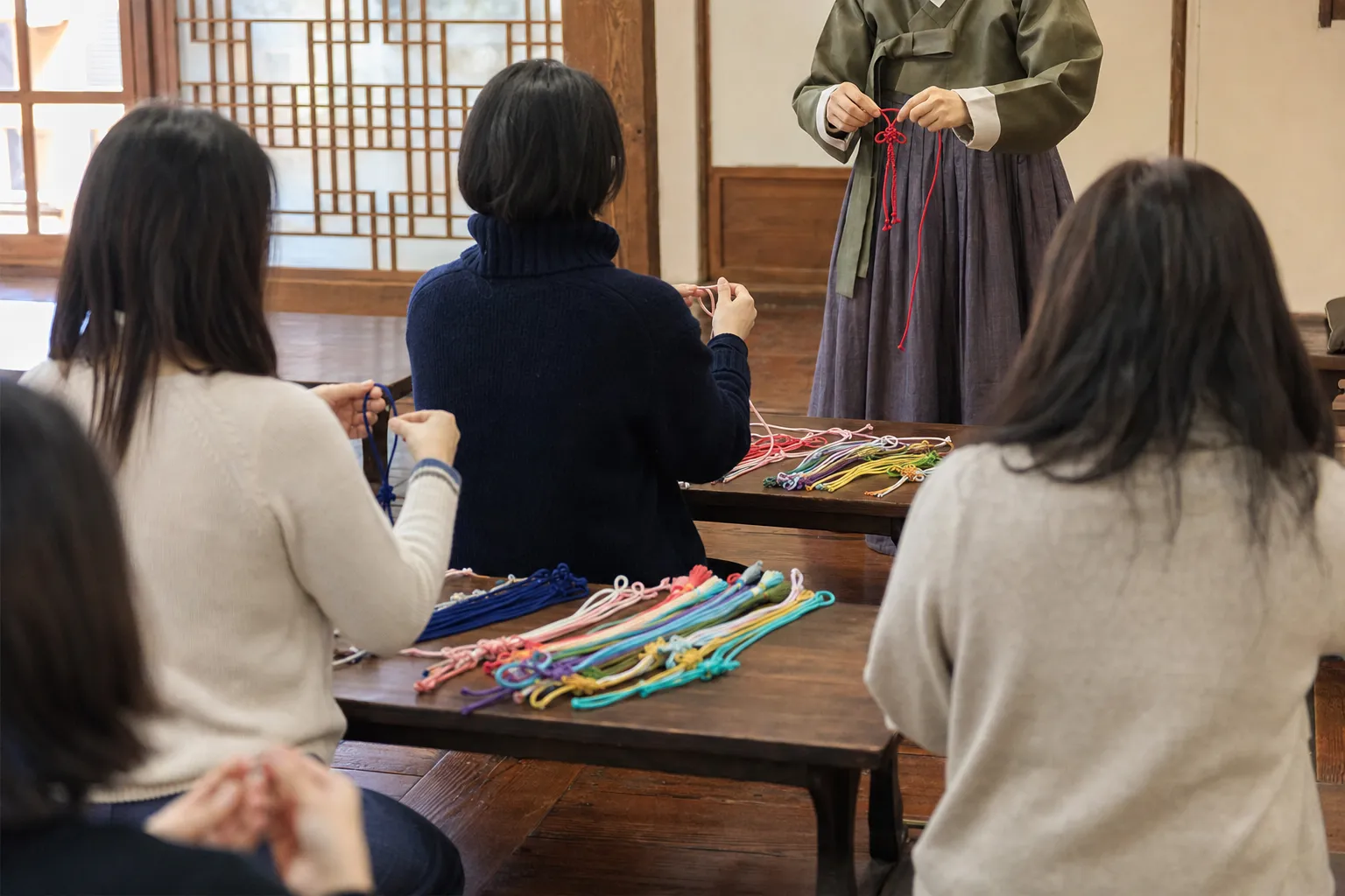 운현궁 매듭 체험 Irodang Seoul traditional knot workshop guide