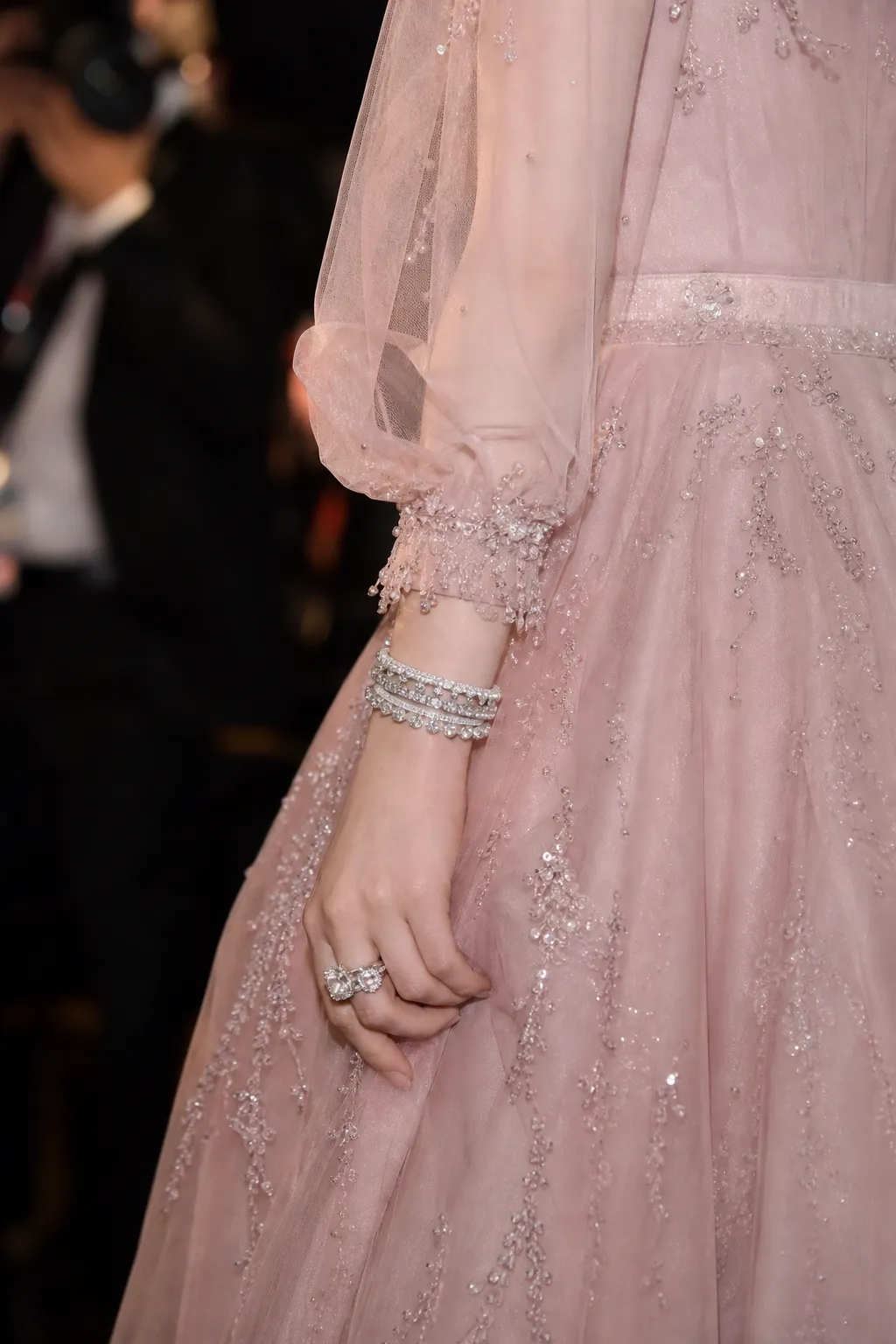 Jisoo Met Gala debut Dior and Cartier jewelry fashion concept