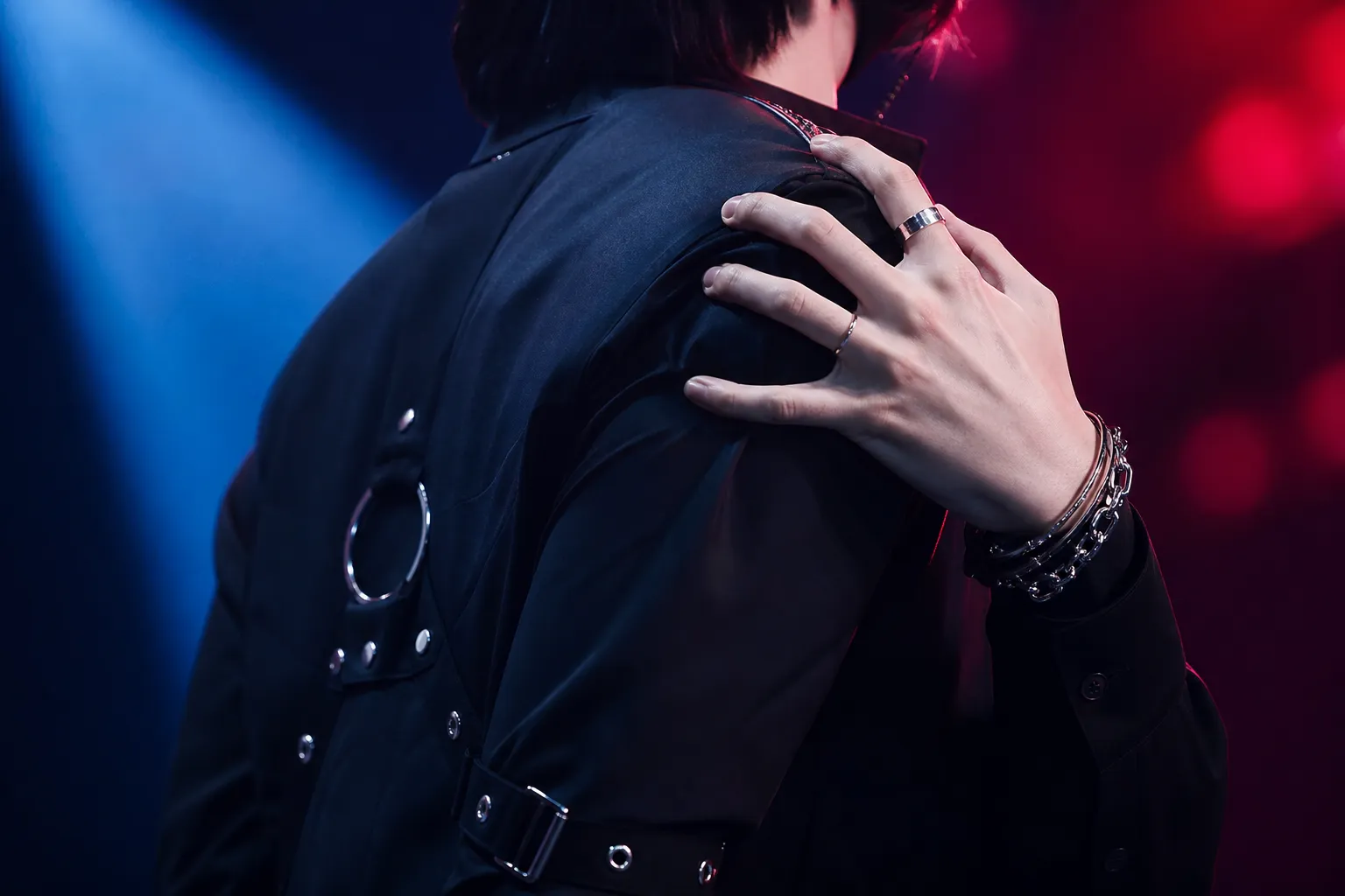 MEOVV BITE NOW Teaser Stills Preview Member-Focused Comeback Story 2 MEOVV BITE NOW 티저 스틸 Seoul music scene
