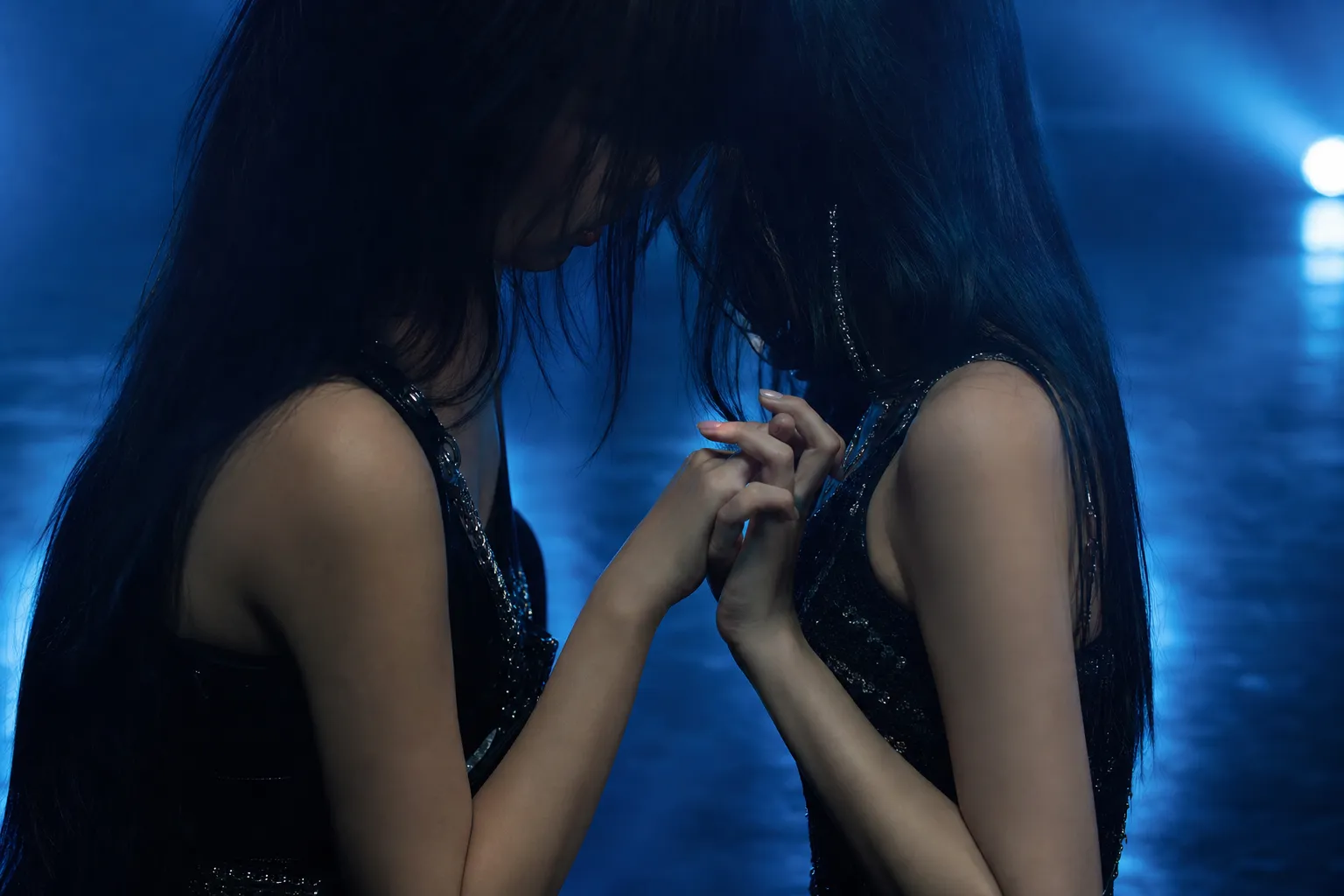 I.O.I Suddenly teaser Jeon Somi Kim Doyeon kiss scene coverage
