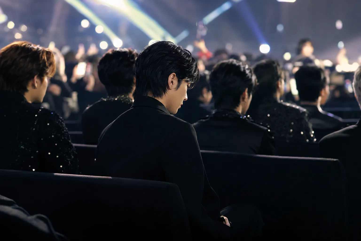 Jungkook AMAs reaction BTS 2026 awards appearance trend