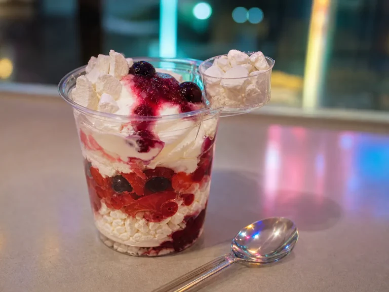 GS25 Momoz Lab Eton Mess Cup Dessert mix-it-yourself convenience store dessert trend