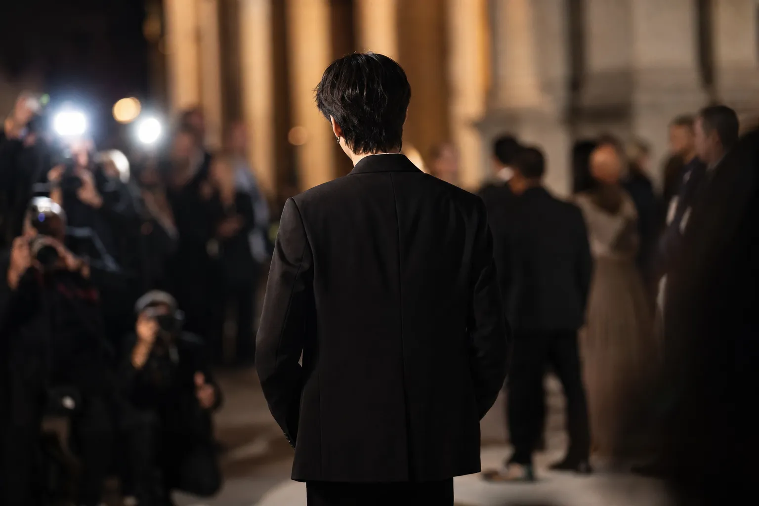 Jimin Dior 2027 BTS Member Dior Summer 2027 Men’s Show in Paris arrival concept