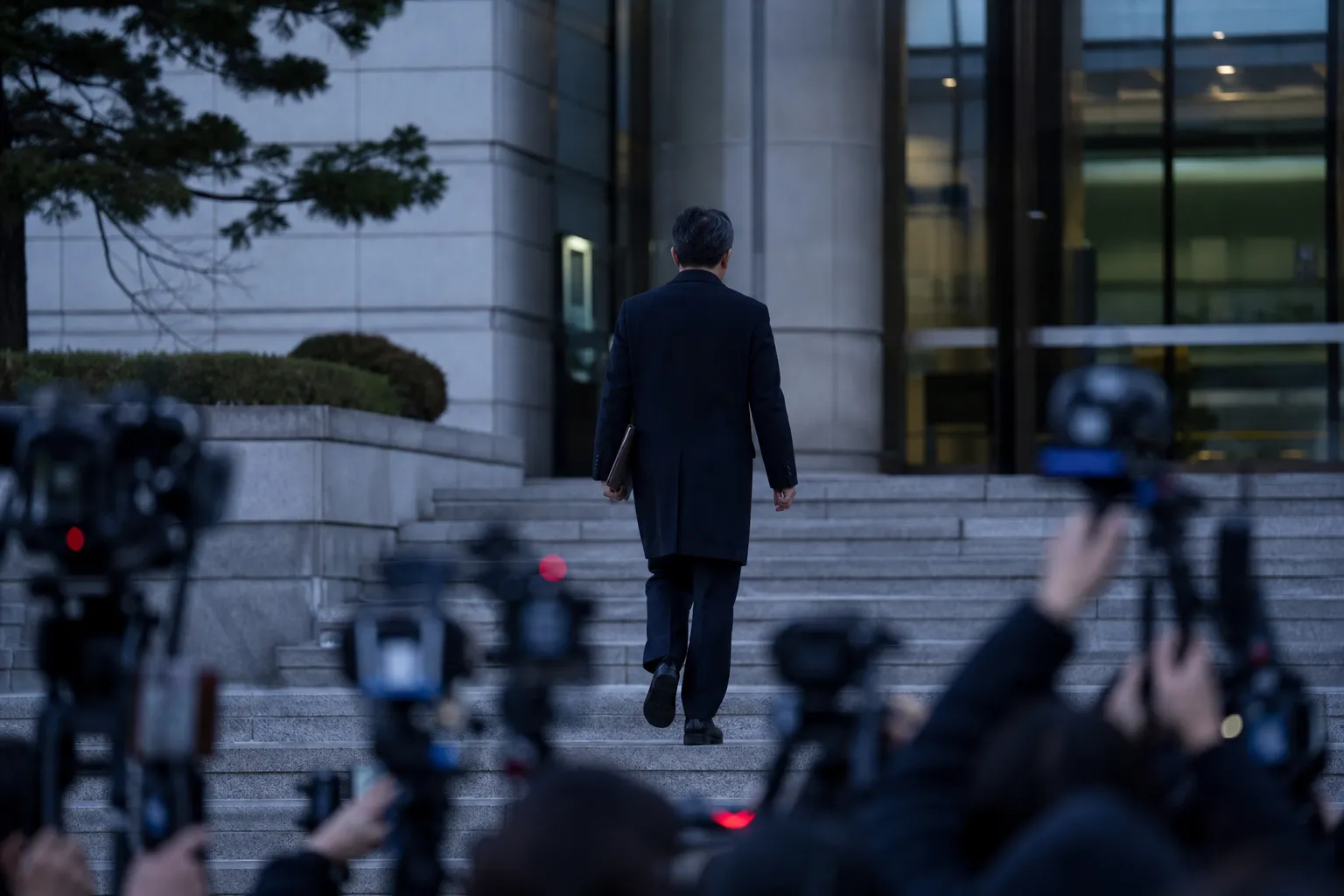 O Yeong-su Supreme Court Acquittal Finalized in Sexual Misconduct Case courthouse concept