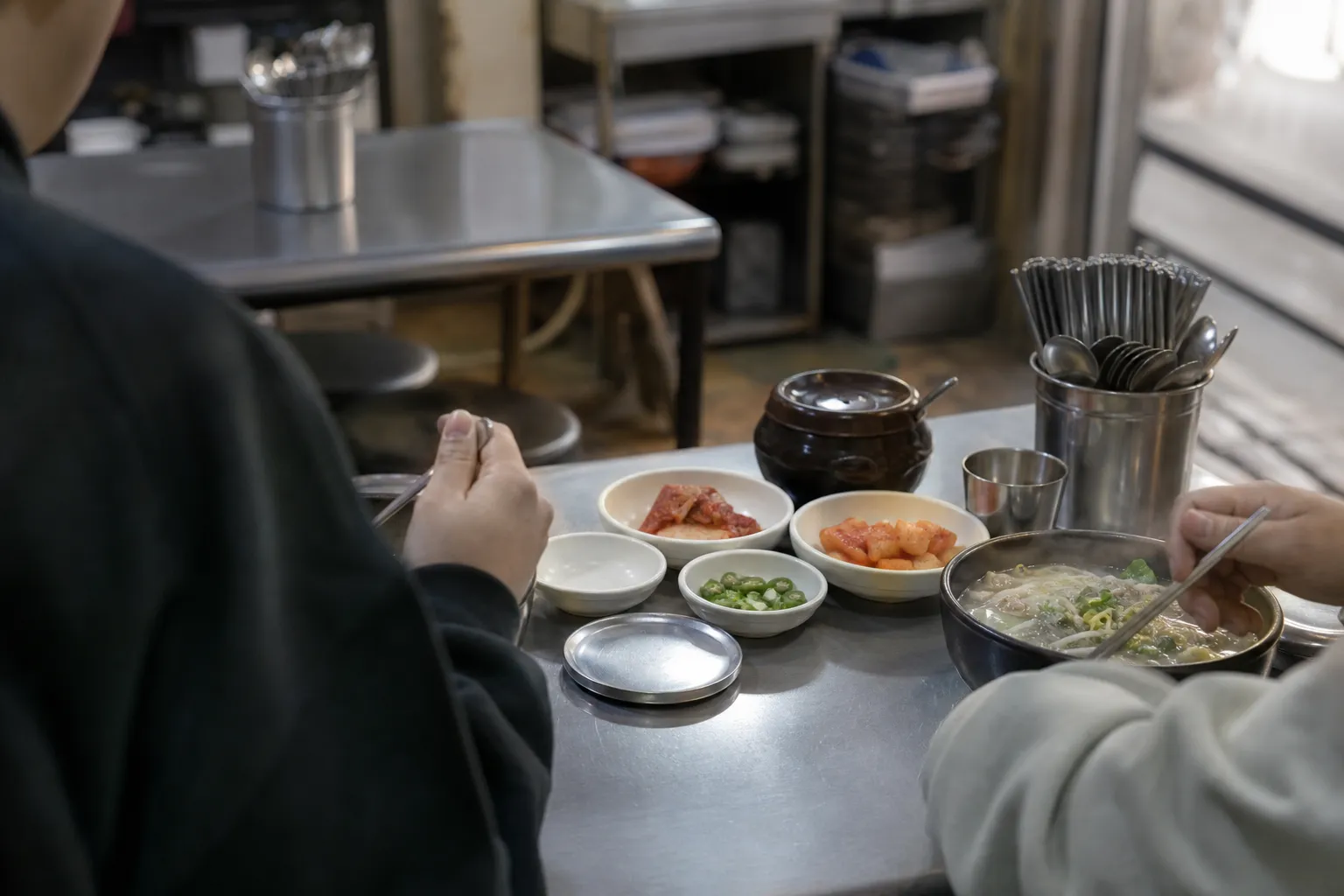 Sambaekjip Jeonju Breakfast 24-hour kongnamul gukbap dining concept