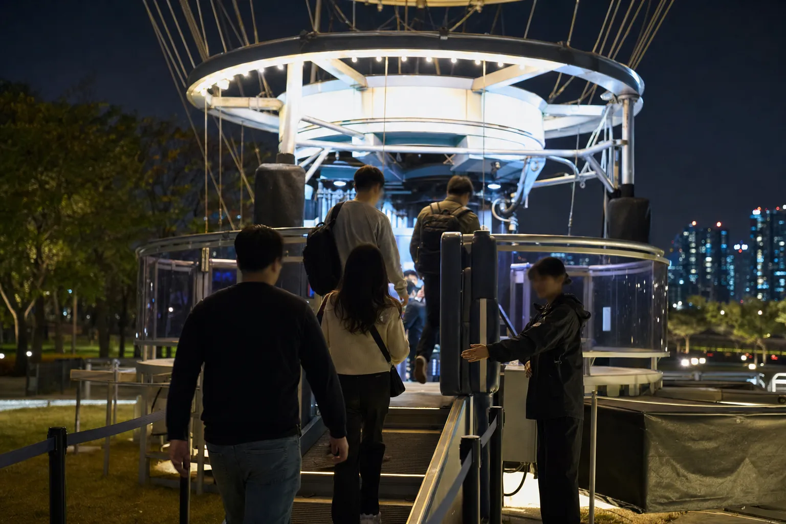 SeoulDal Night Flight Guide: Evening Views, Hours, Boarding, and What to Check Before You Go 2 SeoulDal night flight boarding guide Yeouido Park
