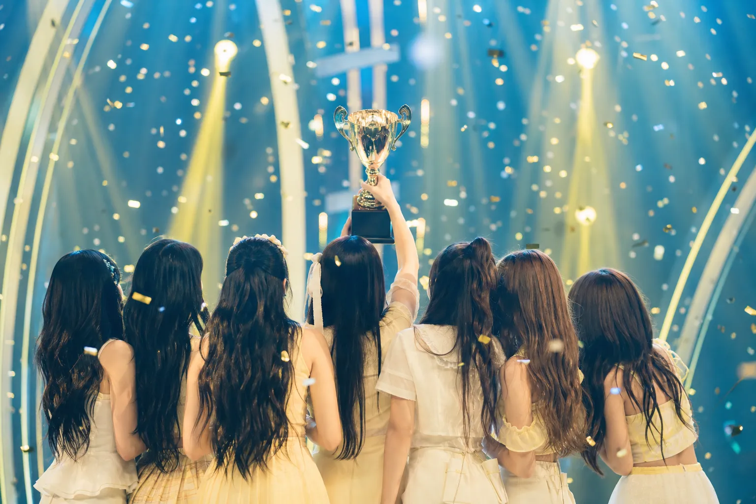 Hearts2Hearts Scores First 'Lemon Tang' Win on M Countdown With 6,431 Points stage concept