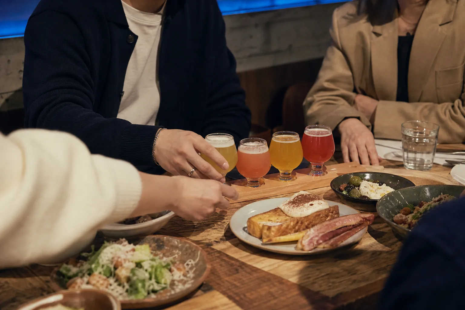 Seongsu craft beer pairing fruit lager taproom dining in Seoul