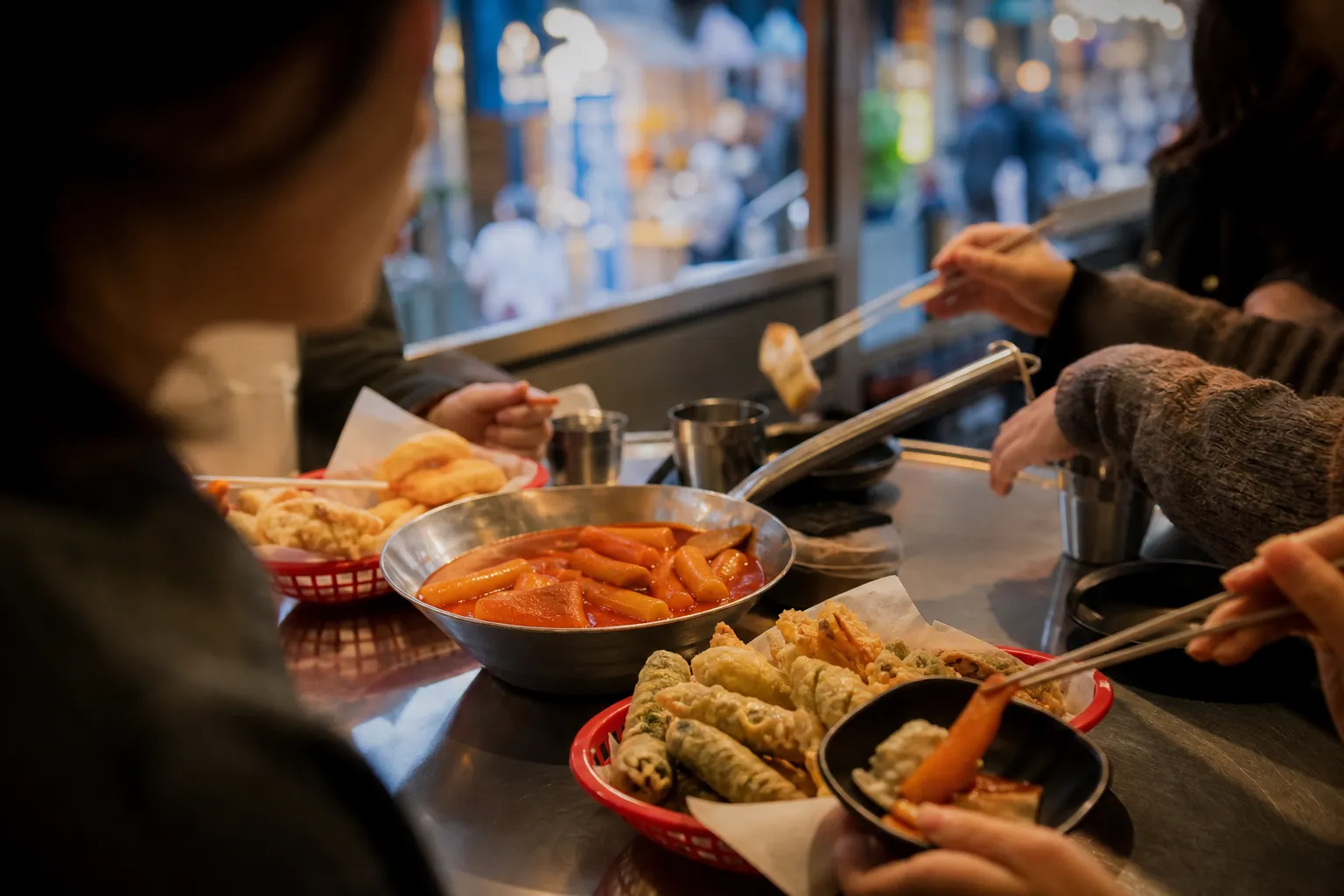 Foreign Tourists Are Finding Hipdang-dong Tteokbokki Beyond Seoul’s Usual Food Stops Seoul food trend