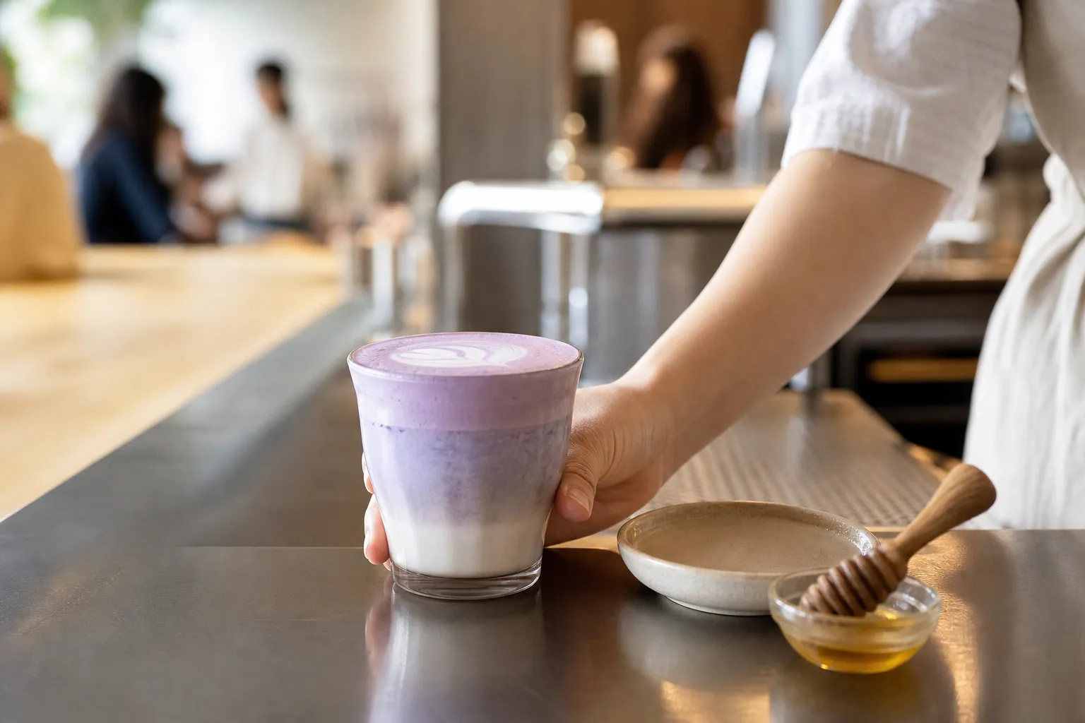 신용산 라벤더라떼 Milk Honey Seoul cafe guide